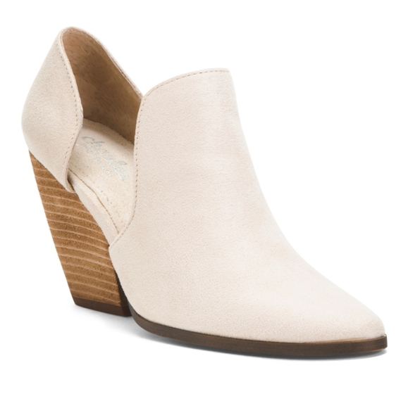 Charles by Charles David White Side Cut Out Bootie - Picture 1 of 6